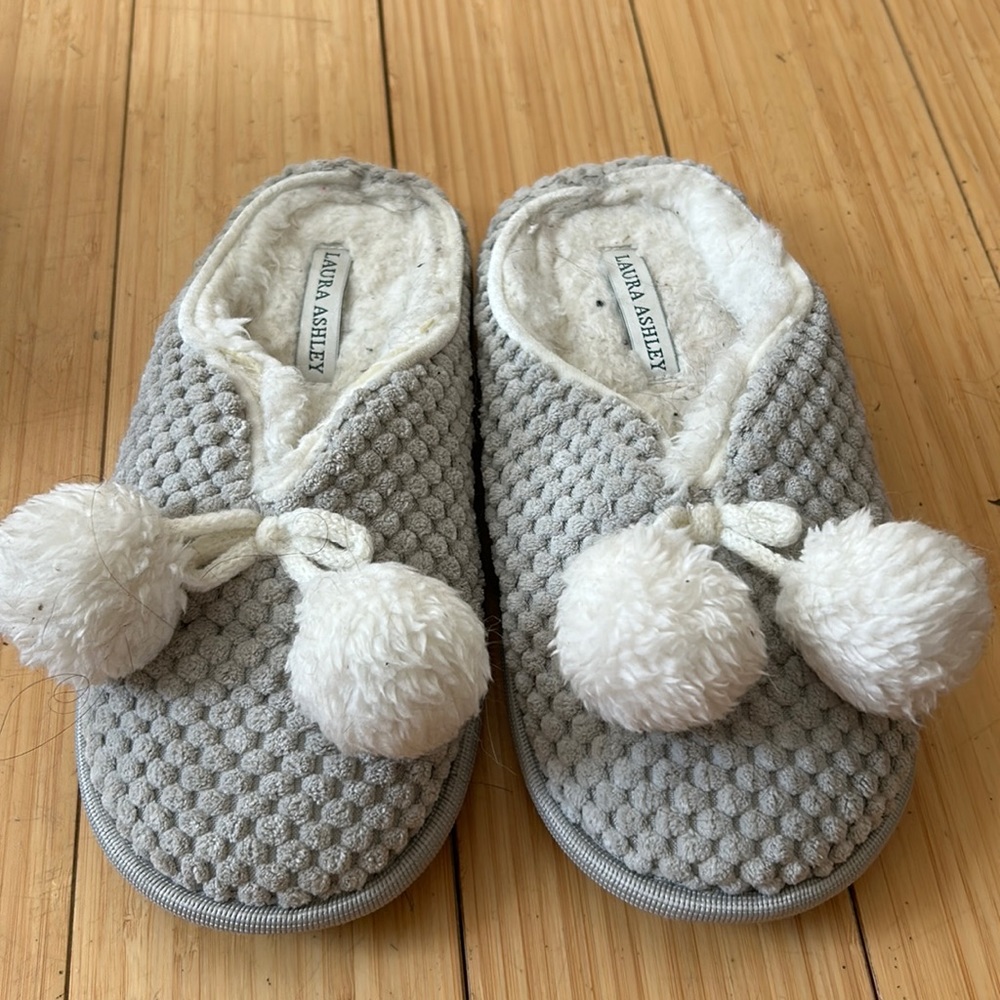 Laura Ashley slippers size small